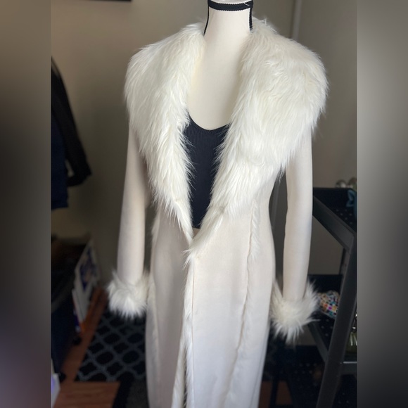 Bebe White Faux Fur Trim Coat - Picture 2 of 9